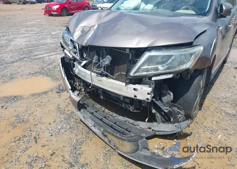 2014 Nissan Pathfinder Platinum z USA, uszkodzony, nr VIN 5N1AR2MN0EC639332